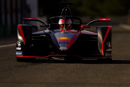 500日產(chǎn)e.dams車隊(duì)備戰(zhàn)世界電動(dòng)方程式錦標(biāo)賽第六季的首輪比賽 2.jpg